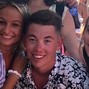 Meet your Posher, Gregory